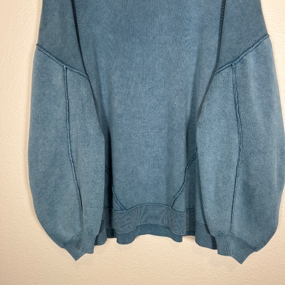 We The Free size XL Zedd tunic sweater blue oversized drop shoulder worn in look - Picture 9 of 13